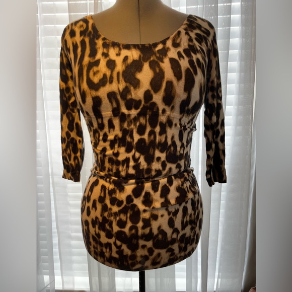 Guess cheetah print stretchy dress with black lace in the back. - Picture 6 of 13